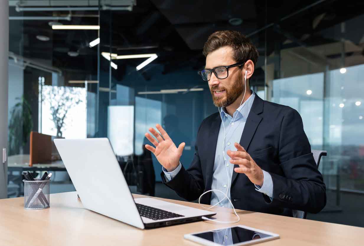 The Role of Body Language in Virtual Interviews